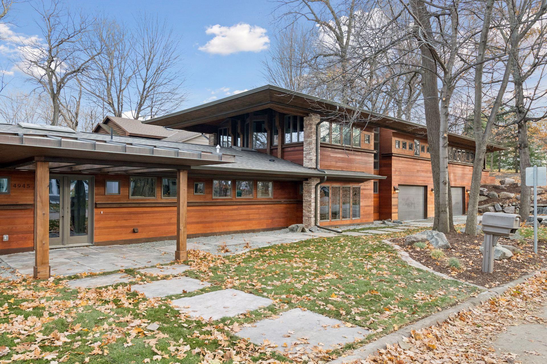 4945 Glen Elyn Road - Spacecrafting - 0003.jpg