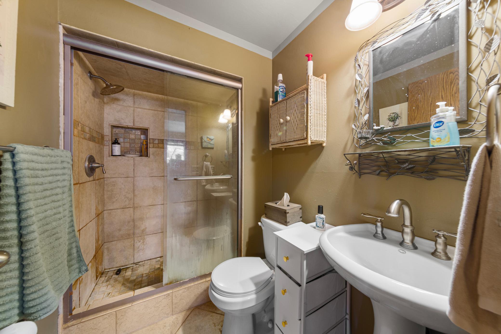 35 bathroom_lower.jpg