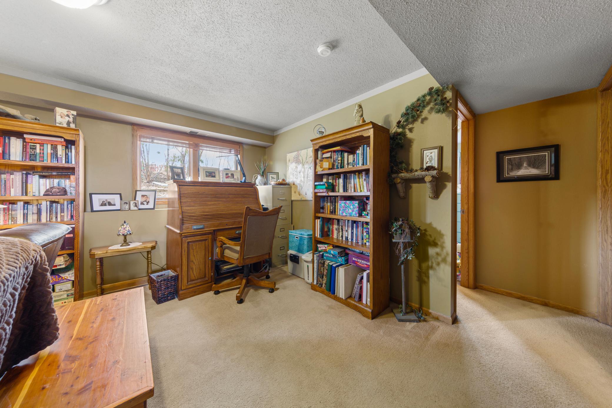 33 family room_lower.jpg