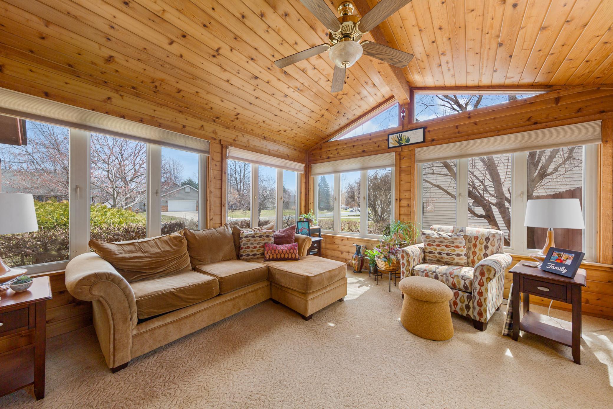 19 sunroom.jpg