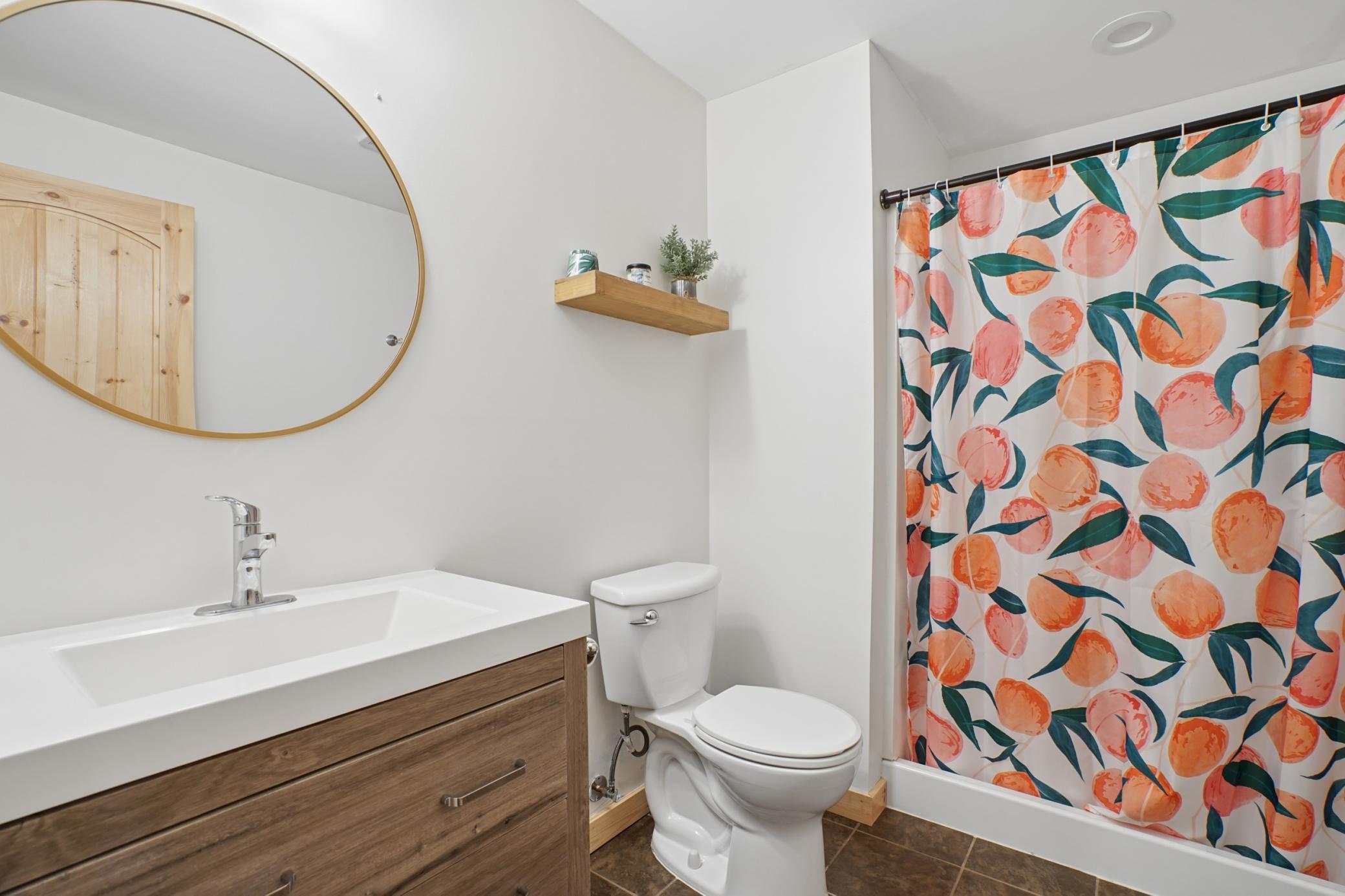 Lower level 3/4 bath