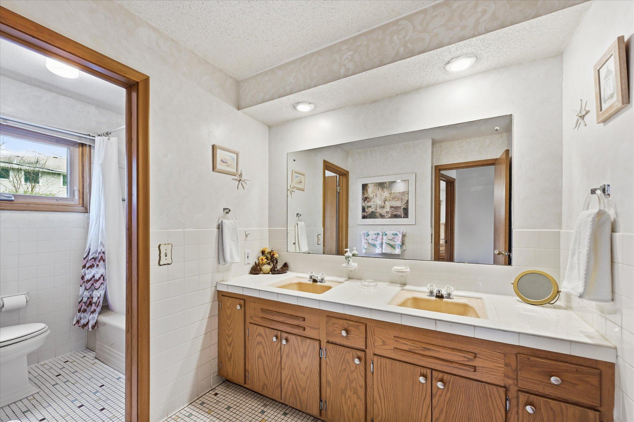 Full bath on upper level