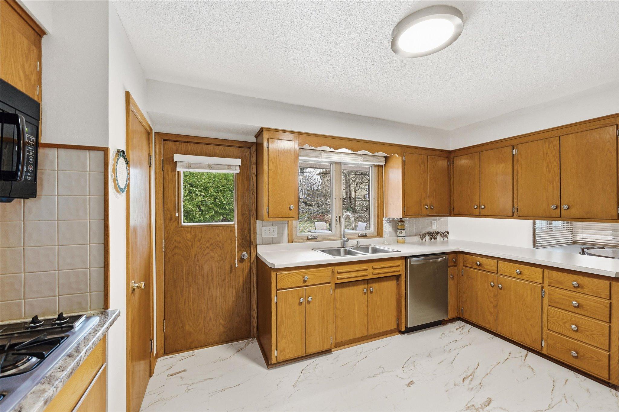 Door to the back deck and gazebo!