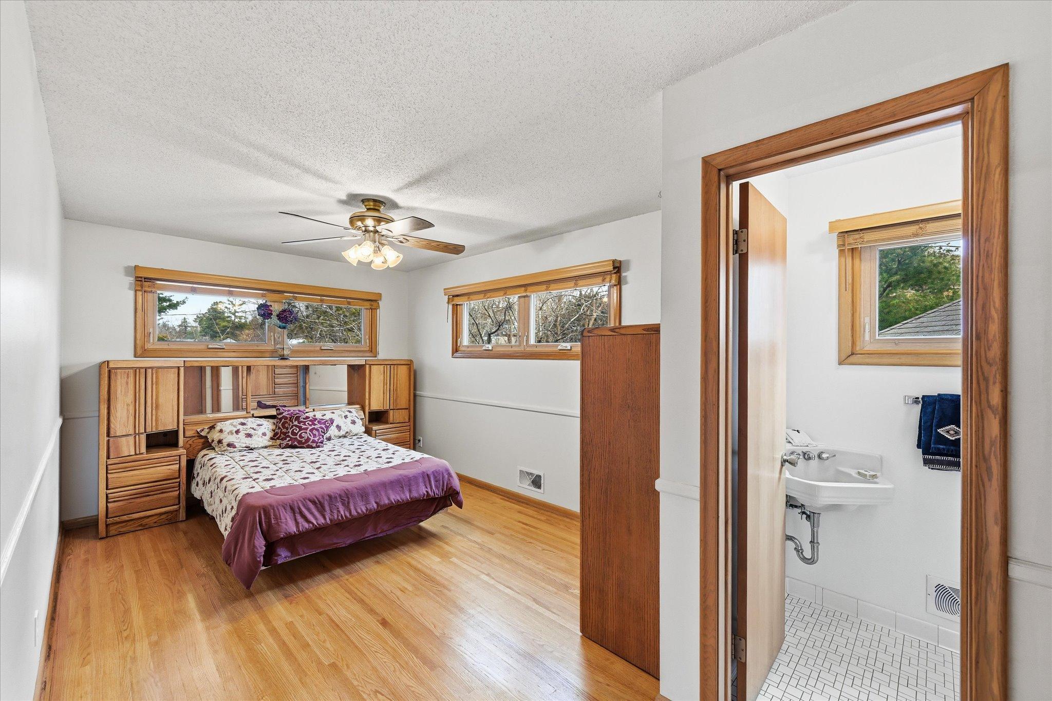 Bedroom 4, with private 1/2 bath