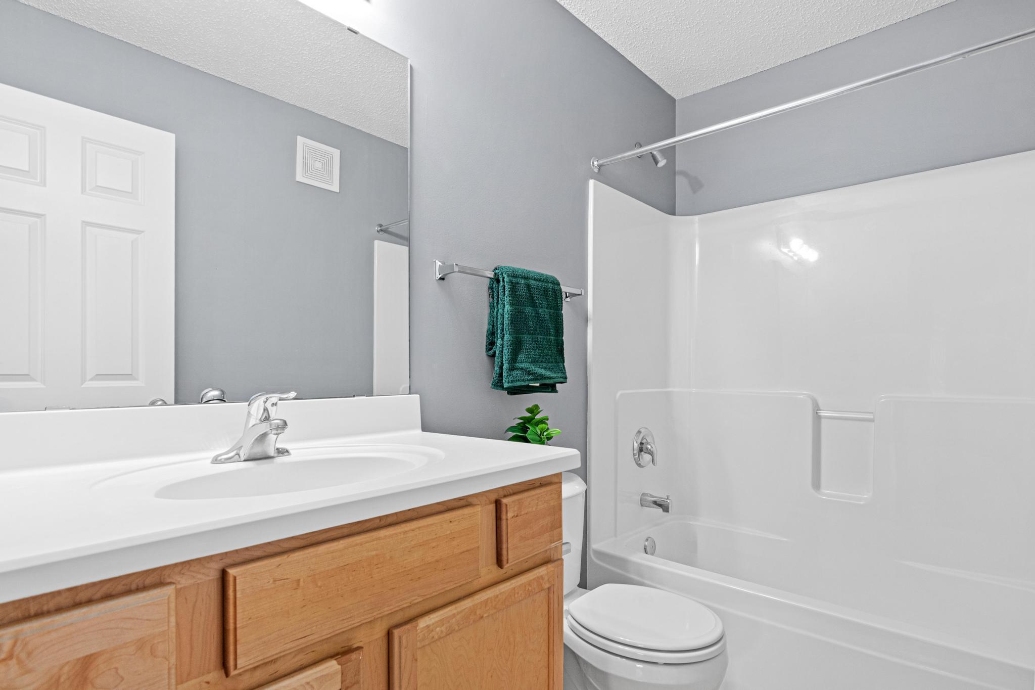 Upper level full bath