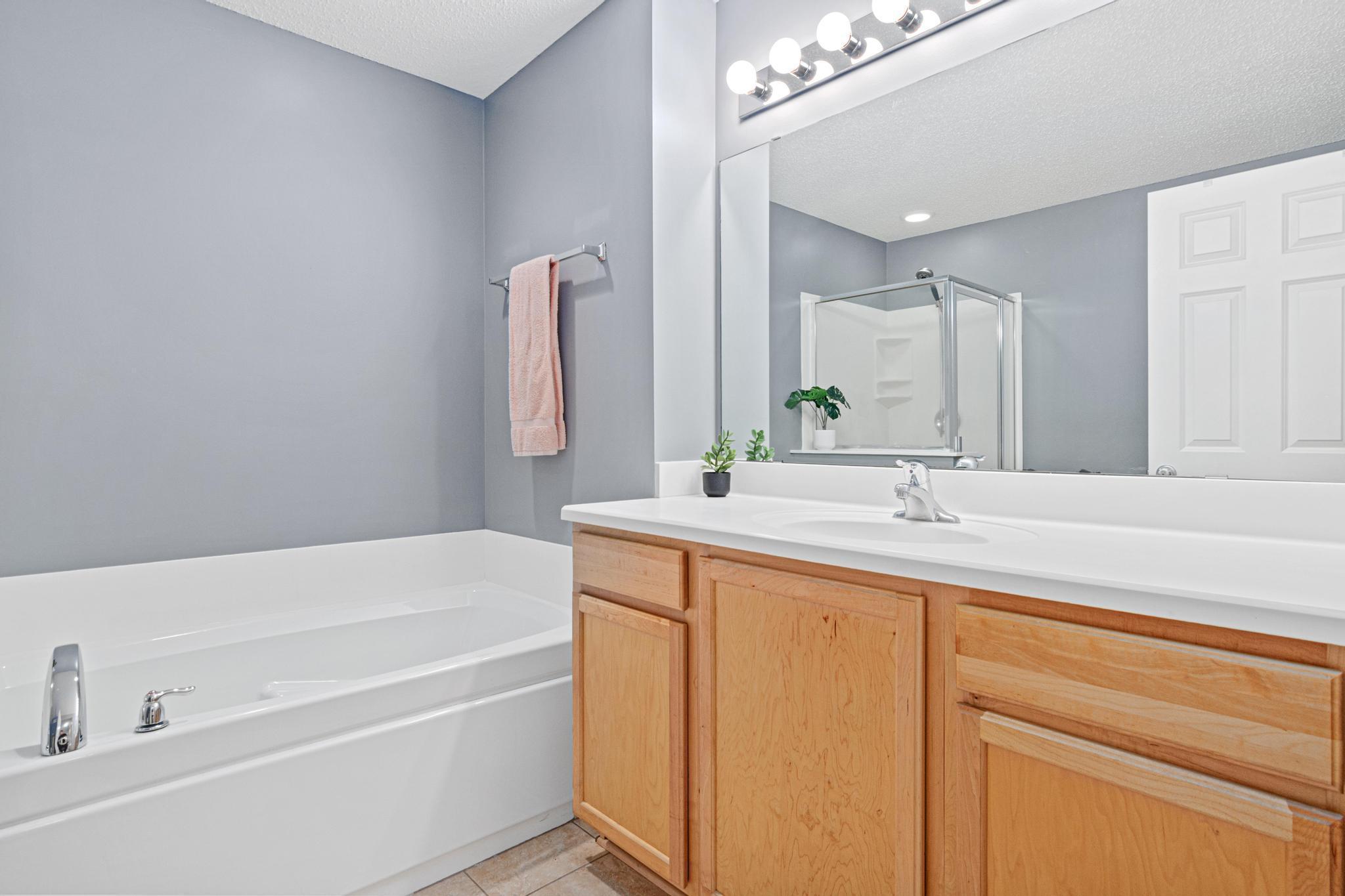 Private full primary bath