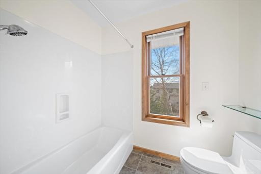 10803 Hawthorn Trail, Woodbury, MN 55129