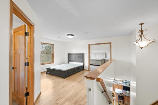 10803 Hawthorn Trail, Woodbury, MN 55129