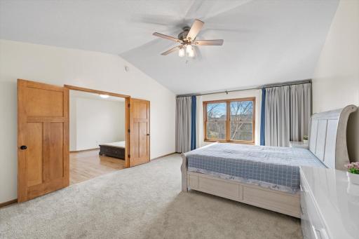 10803 Hawthorn Trail, Woodbury, MN 55129