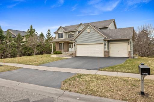 10803 Hawthorn Trail, Woodbury, MN 55129
