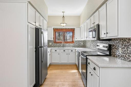8675 Upper 206th Street W, Lakeville, MN 55044