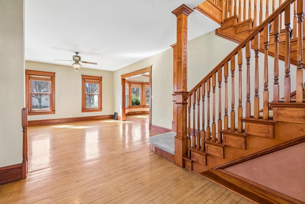 07 welcoming view into you spacious.jpg