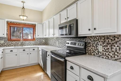 8675 Upper 206th Street W, Lakeville, MN 55044