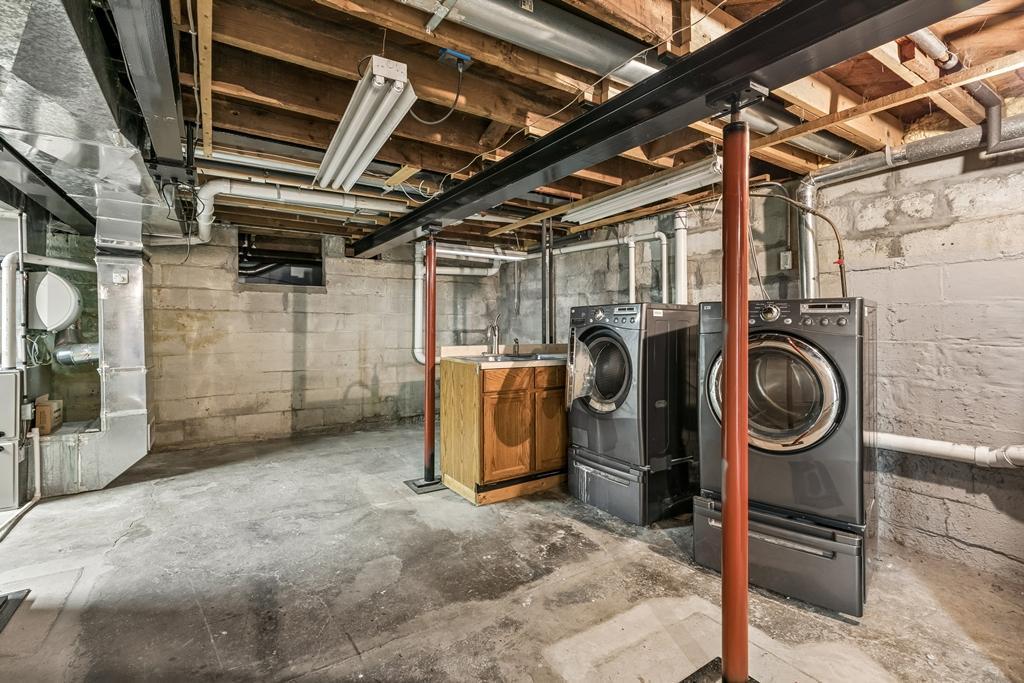 47 basement laundry area.jpg