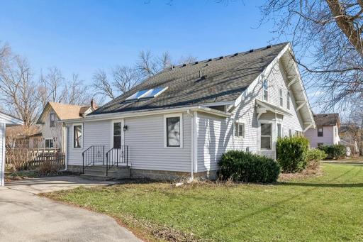 8675 Upper 206th Street W, Lakeville, MN 55044