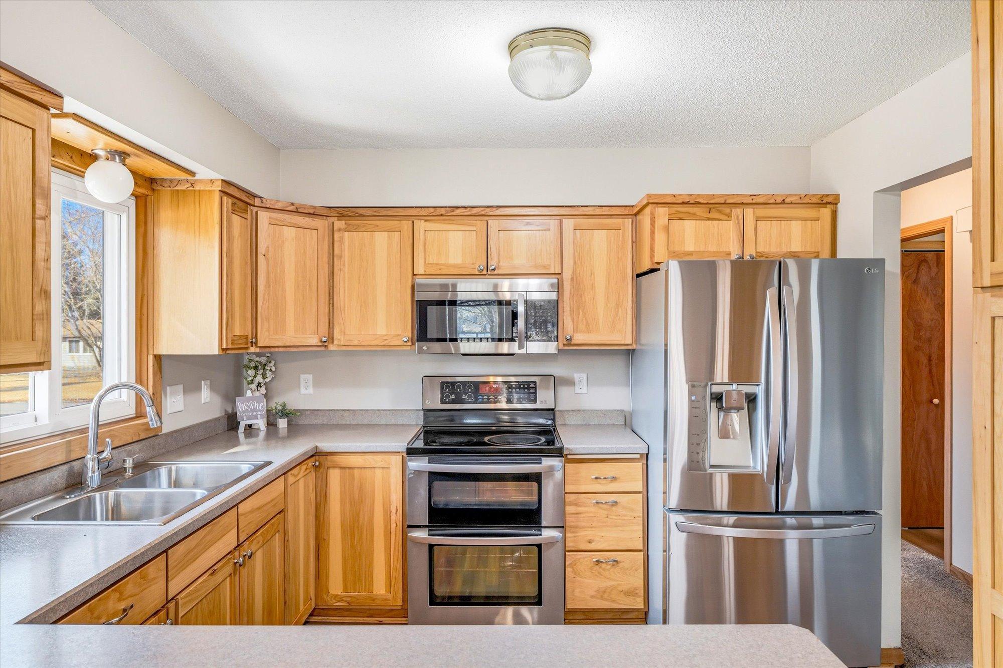 Stainless steel appliance and a Double oven!