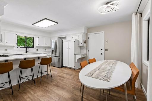 2100 W 107th Street, Minneapolis, MN 55431