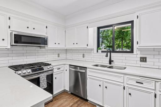 2100 W 107th Street, Minneapolis, MN 55431