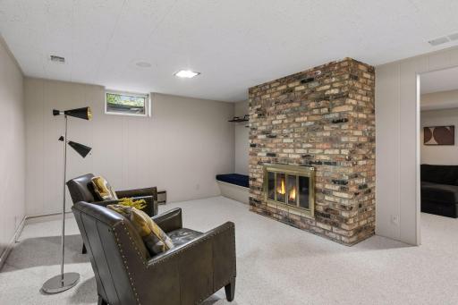 2100 W 107th Street, Minneapolis, MN 55431