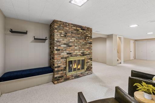 2100 W 107th Street, Minneapolis, MN 55431