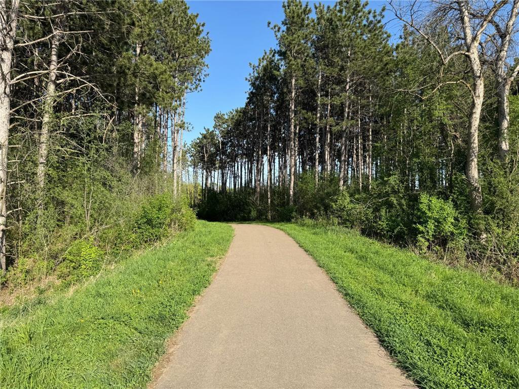 Hawthorne walking trails