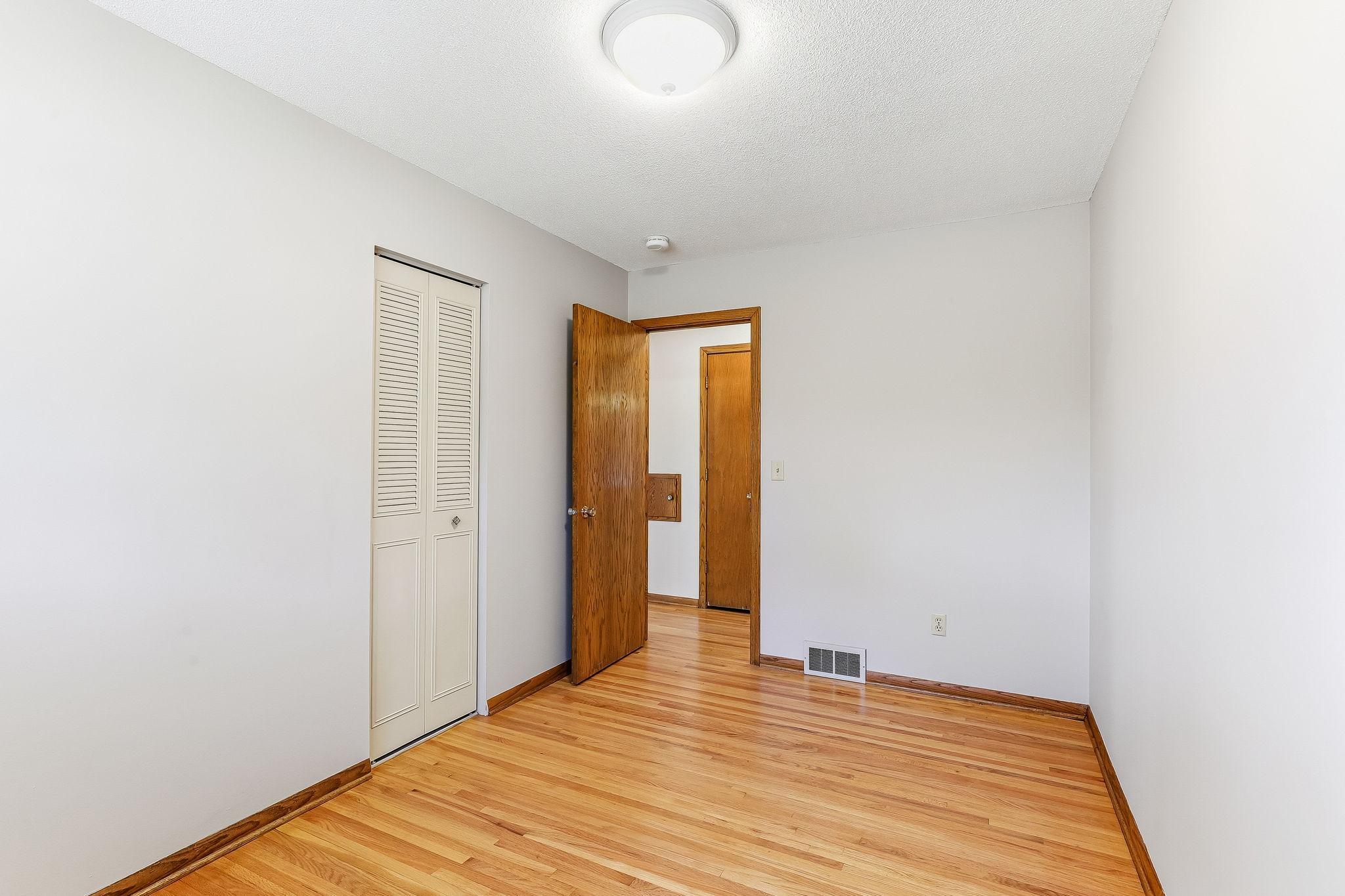 13-web-or-mls-4715-Sharon-Ln-13.jpg