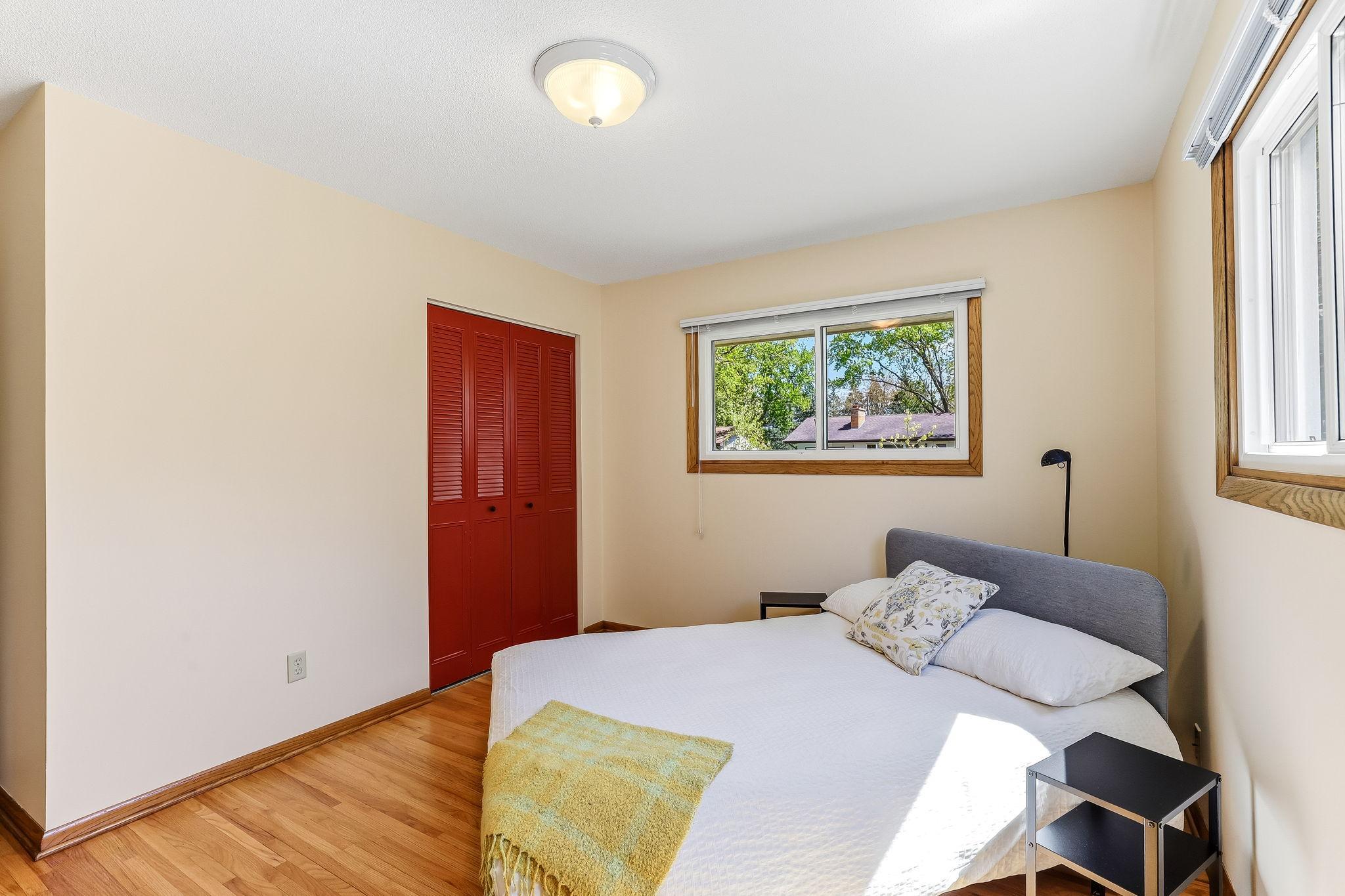 15-web-or-mls-4715-Sharon-Ln-15.jpg