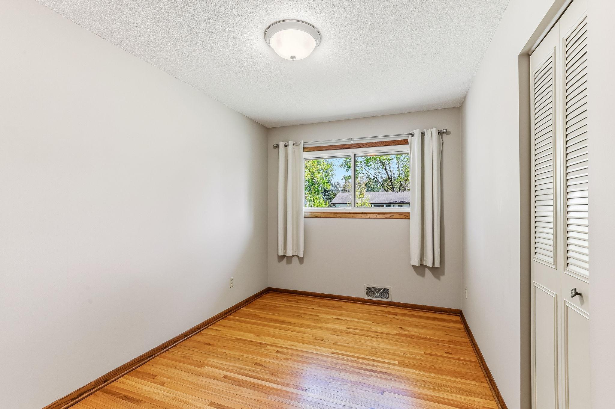 12-web-or-mls-4715-Sharon-Ln-12.jpg