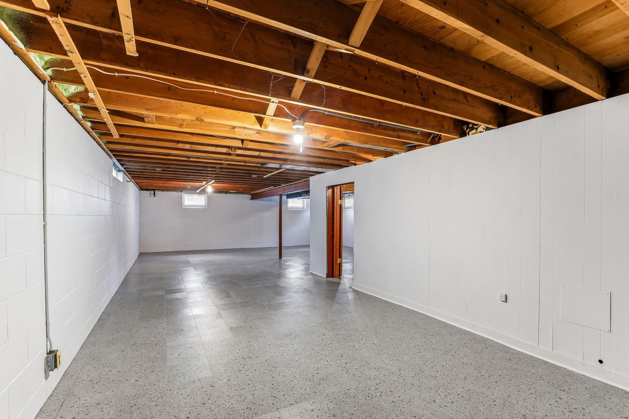 25-web-or-mls-4715-Sharon-Ln-25.jpg