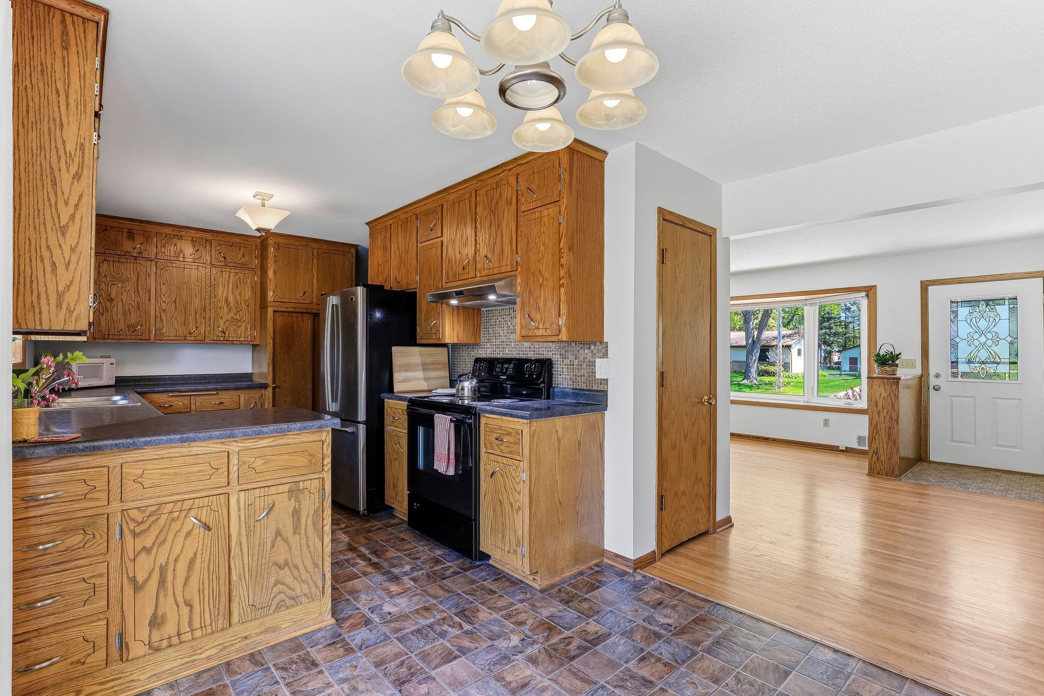 8-web-or-mls-4715-Sharon-Ln-08.jpg