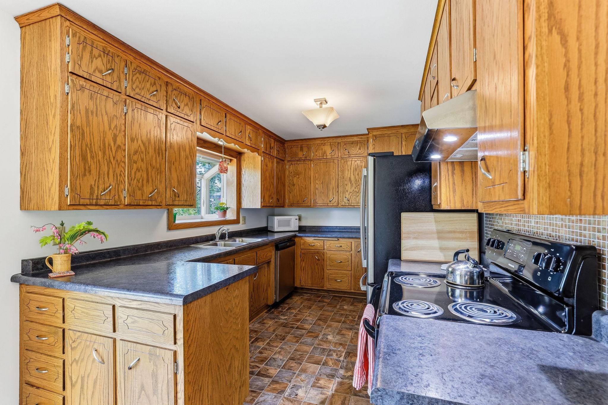 10-web-or-mls-4715-Sharon-Ln-10.jpg