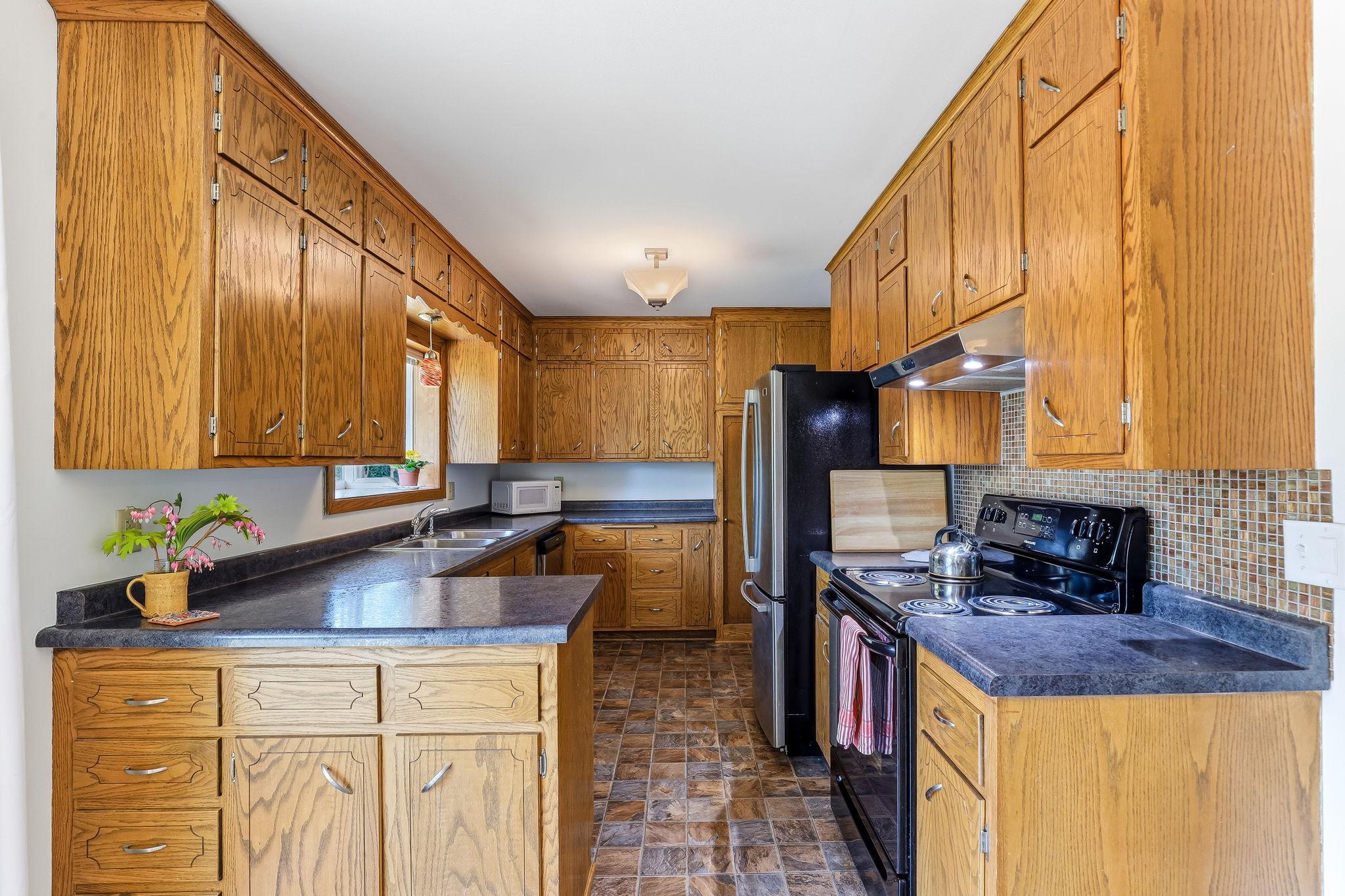 9-web-or-mls-4715-Sharon-Ln-09.jpg