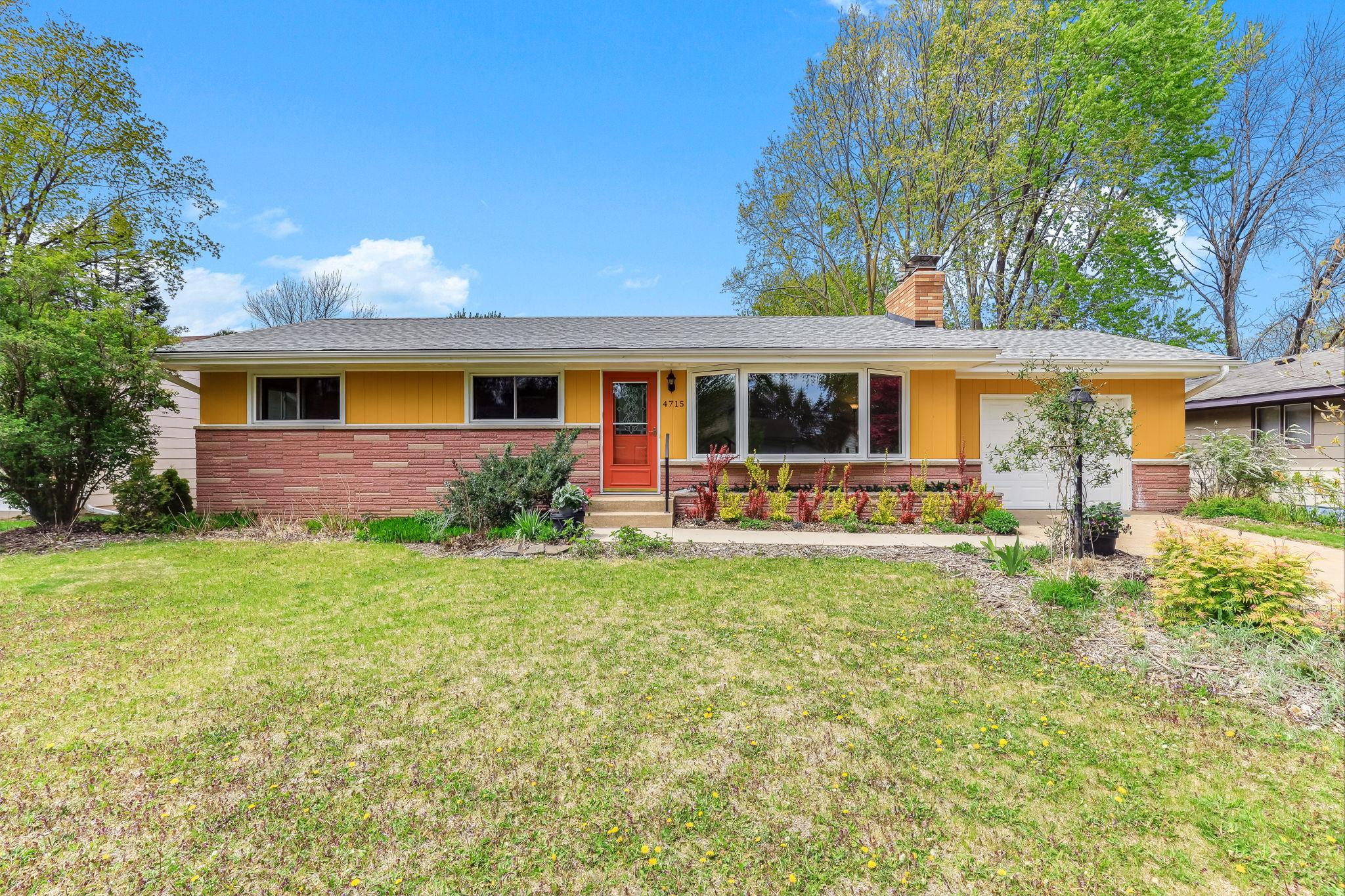 1-web-or-mls-4715-Sharon-Ln-01.jpg