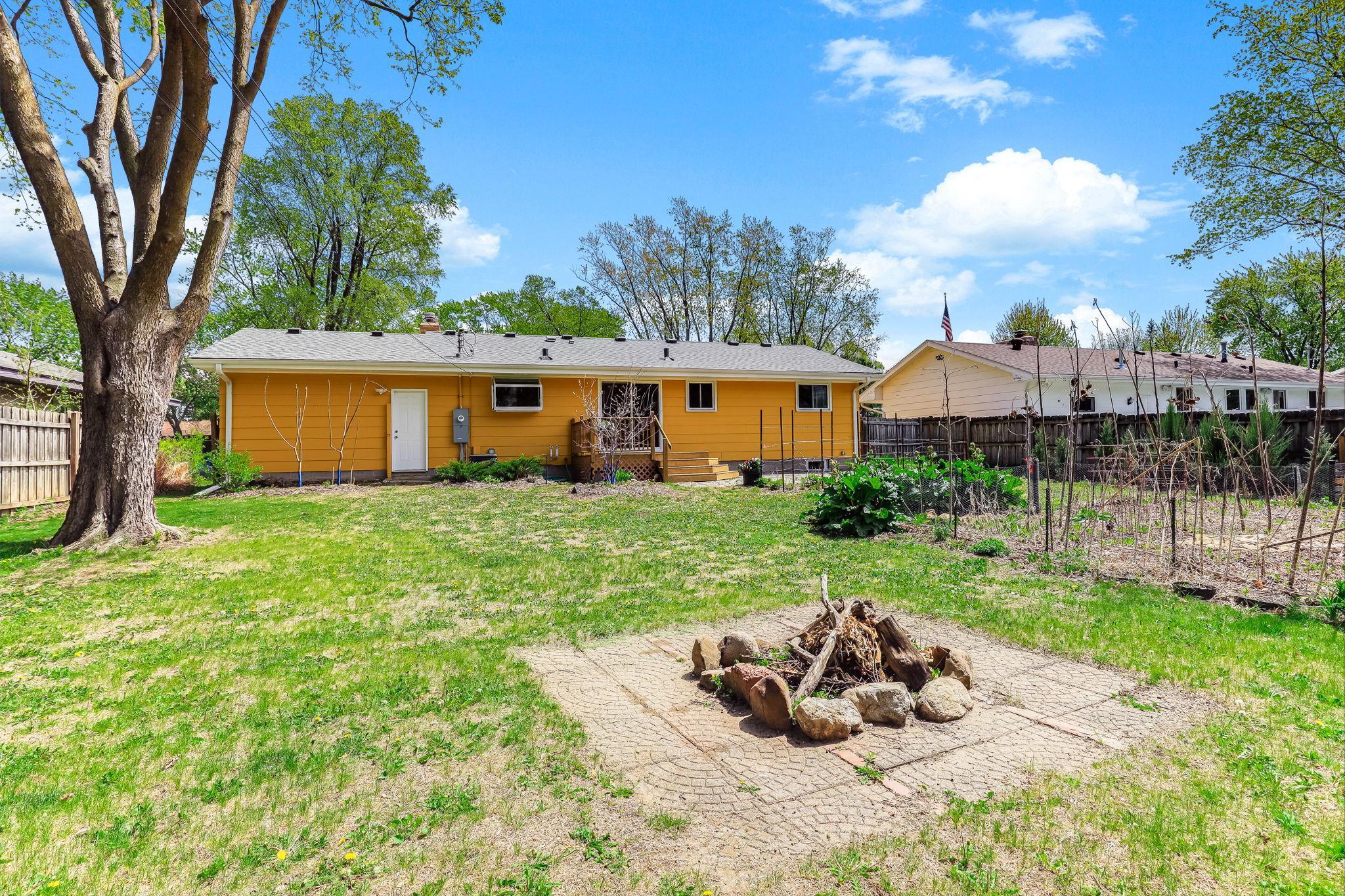 31-web-or-mls-4715-Sharon-Ln-31.jpg