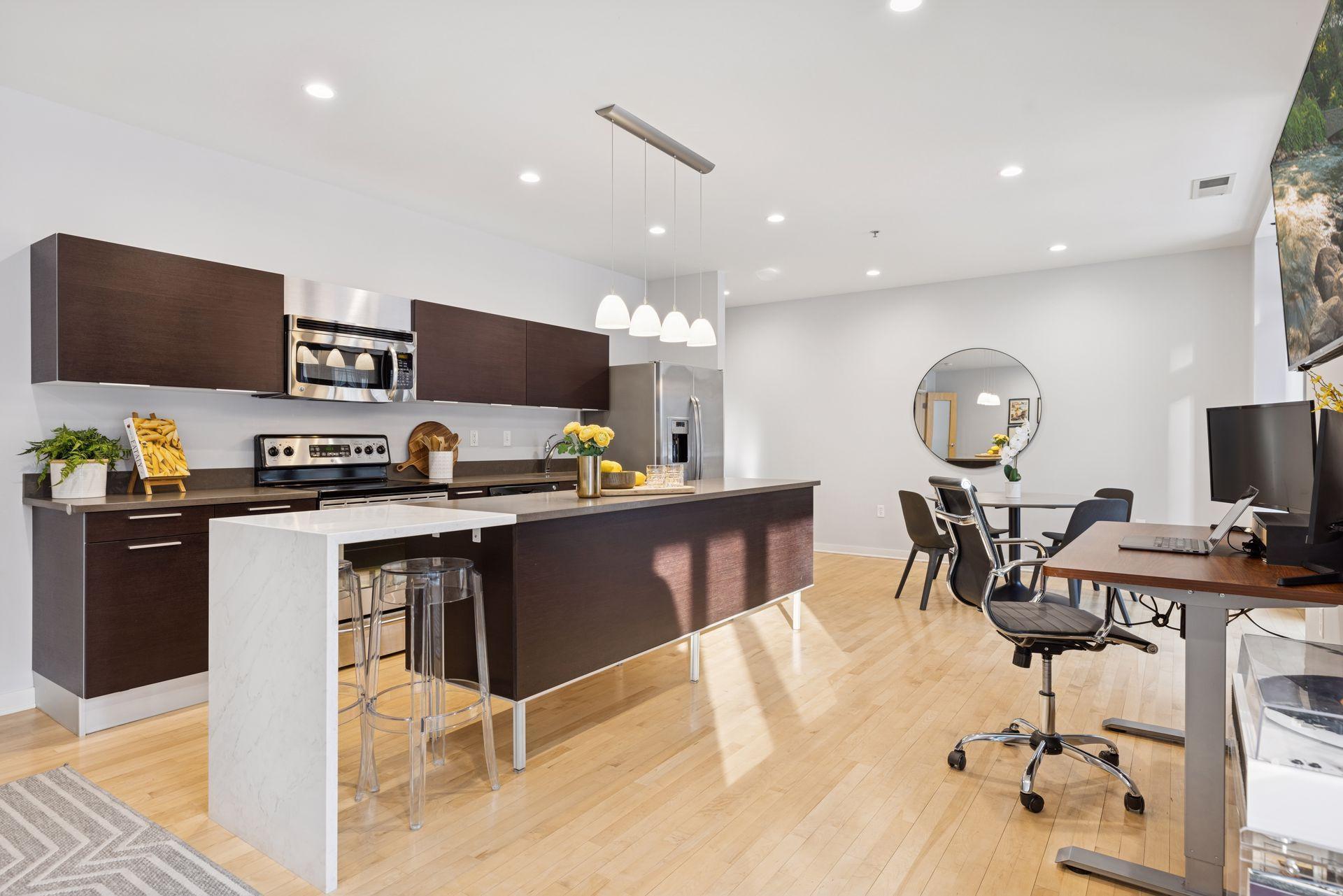 3116 West Lake Street 117 - The HoM Group - 0022.jpg