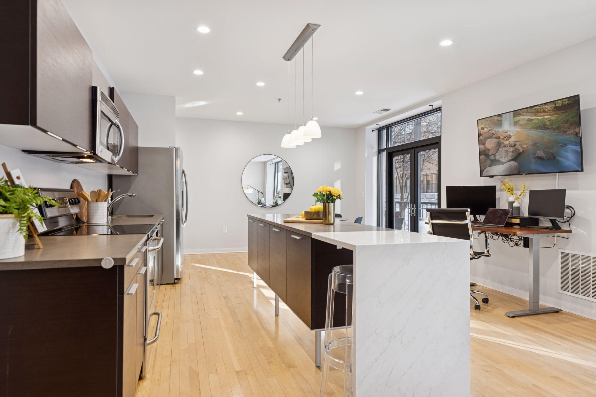 Huge extended center island that makes cooking and hosting a breeze