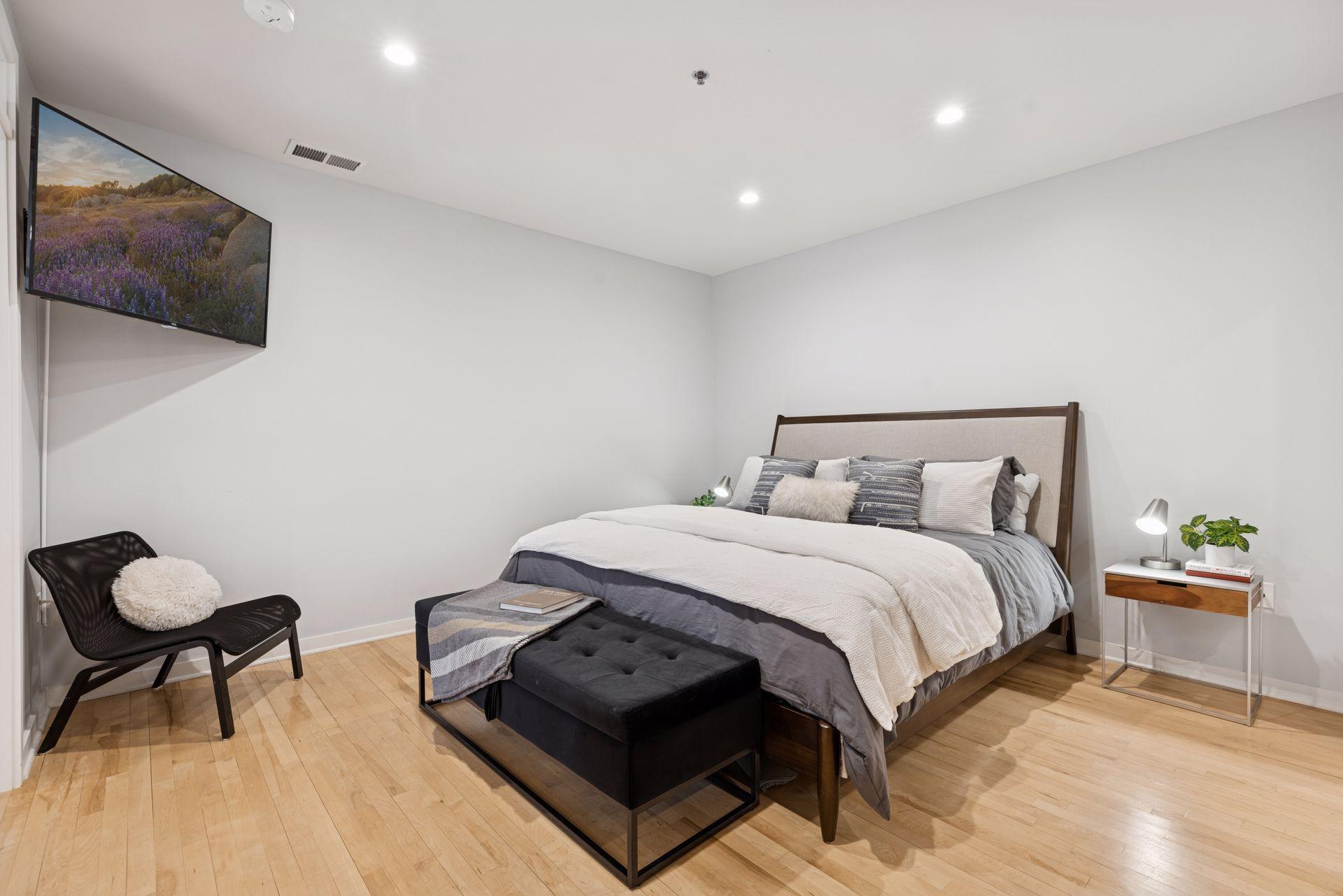 3116 West Lake Street 117 - The HoM Group