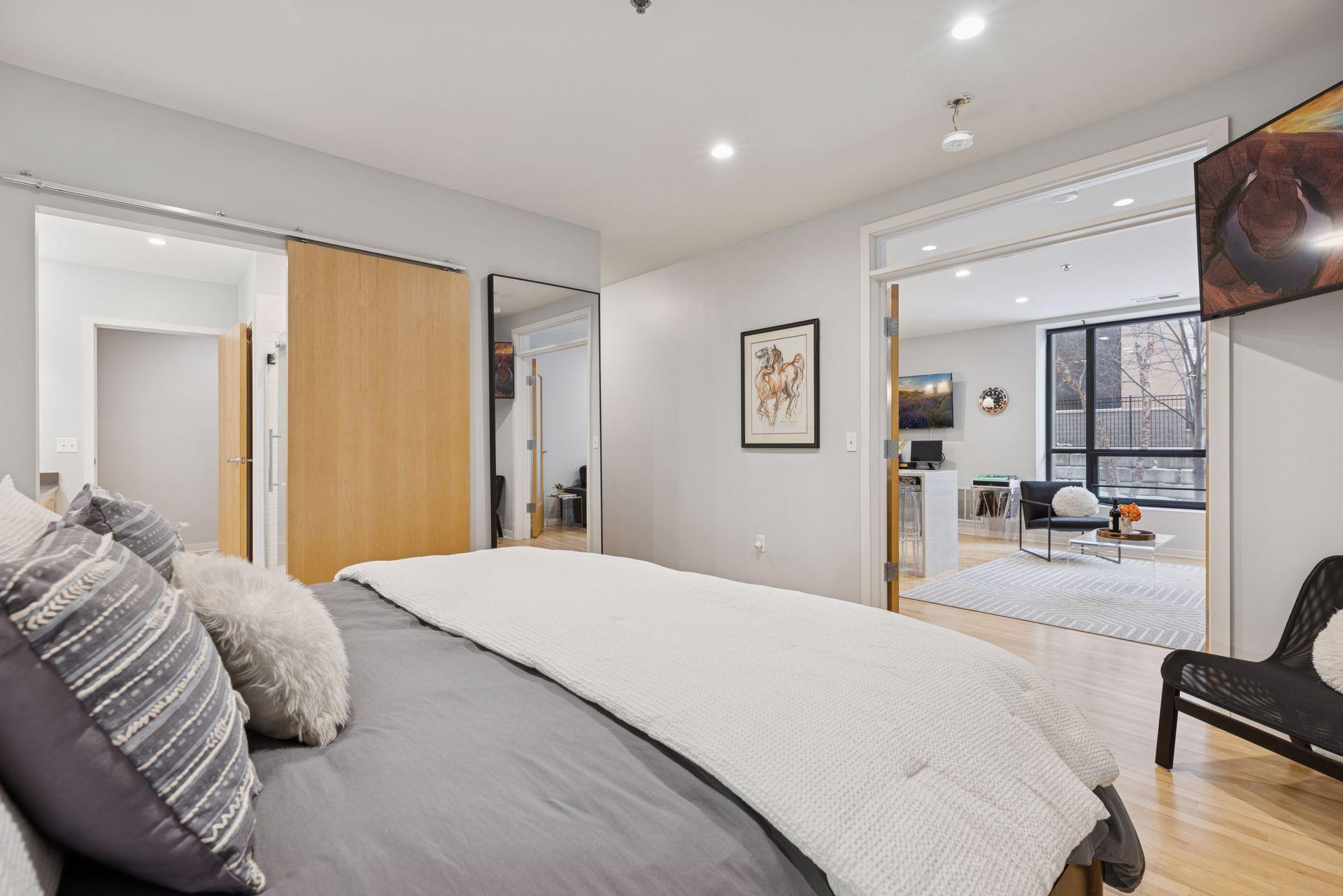 3116 West Lake Street 117 - The HoM Group