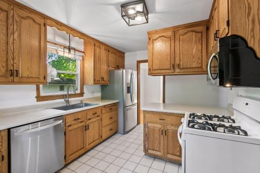 3232 Drew Avenue N, Minneapolis, MN 55422