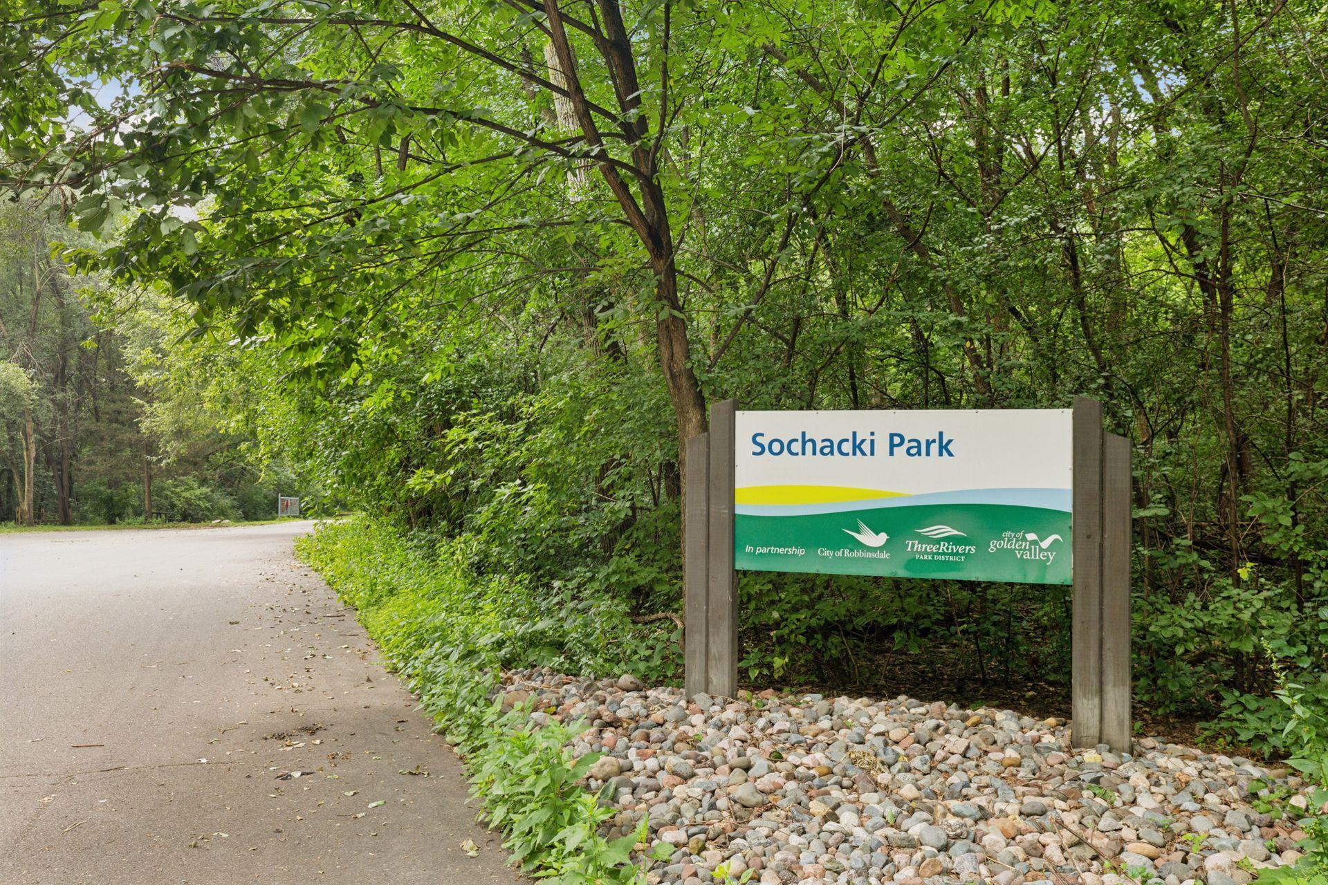 Sochacki Park nature trails are also nearby.
