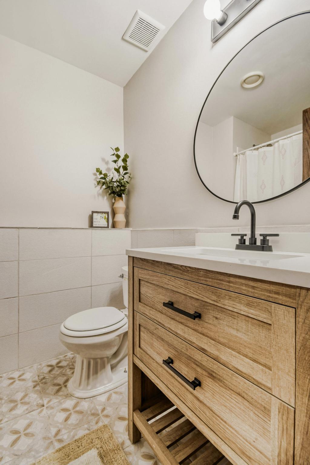 10283 Karston Ave NE - MLS Sized - 024 - 24 Bathroom.jpg