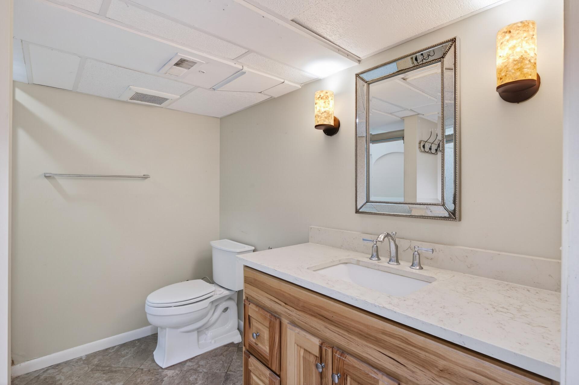 Lower Bath 2.jpg