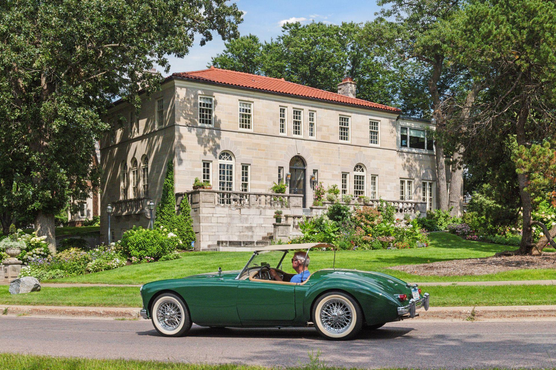 2308 West Lake of the Isles Parkway - Spacecrafting - 0074.jpg