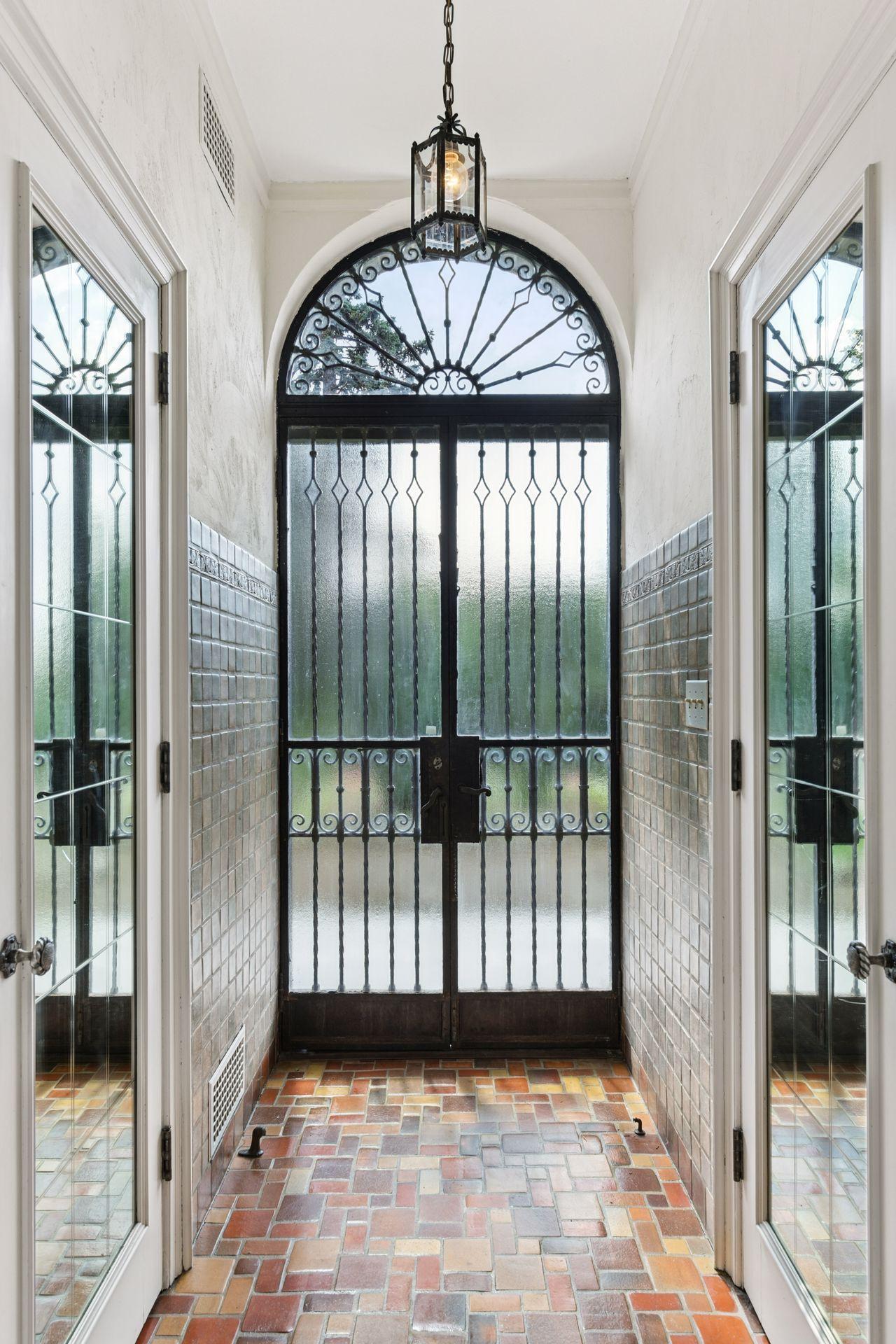 Interior breeze way with 2 large closets