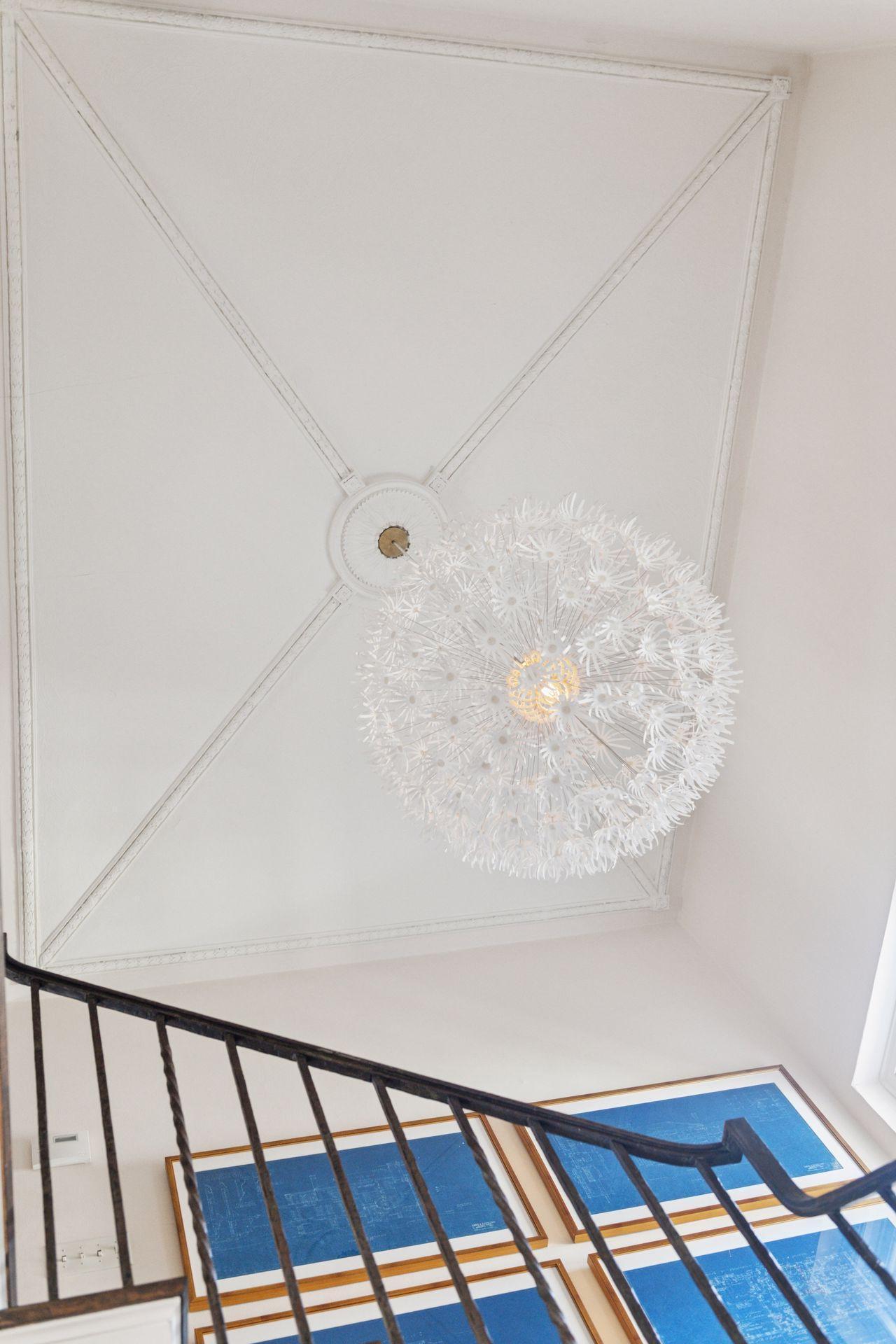 Original plaster work on ceiling in stairway