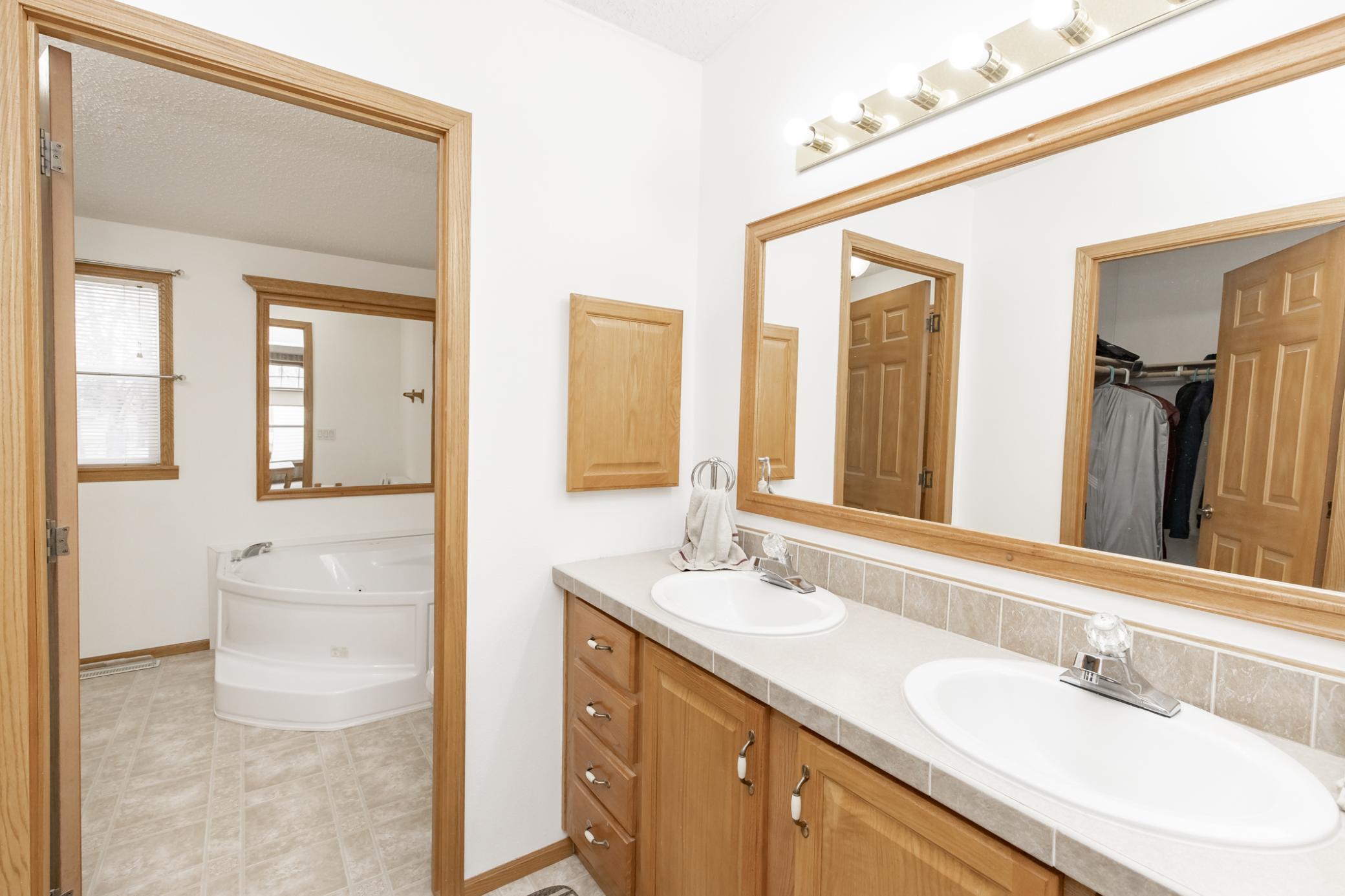 Primary Bathroom - Full