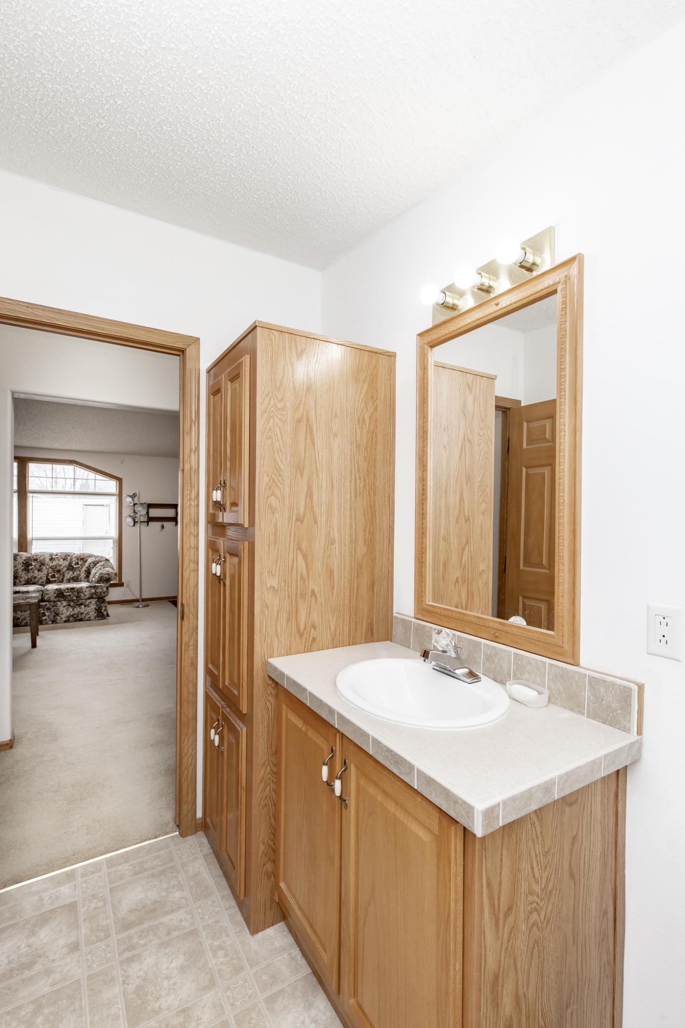 Bathroom 2 - Full