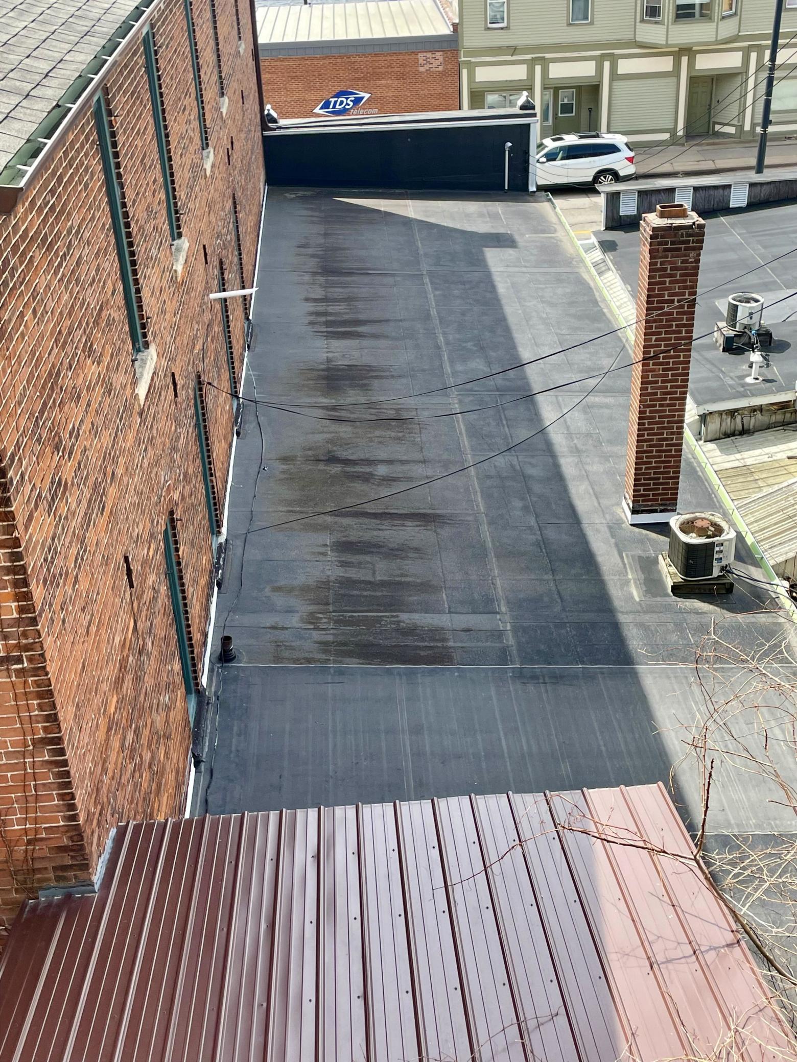 Metal & Rubber Roof & Central A/C Unit