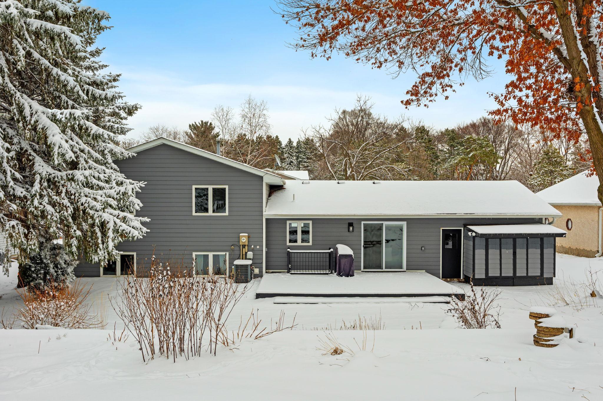 11-web-or-mls-2129 Arkwright Exteriors-11.jpg