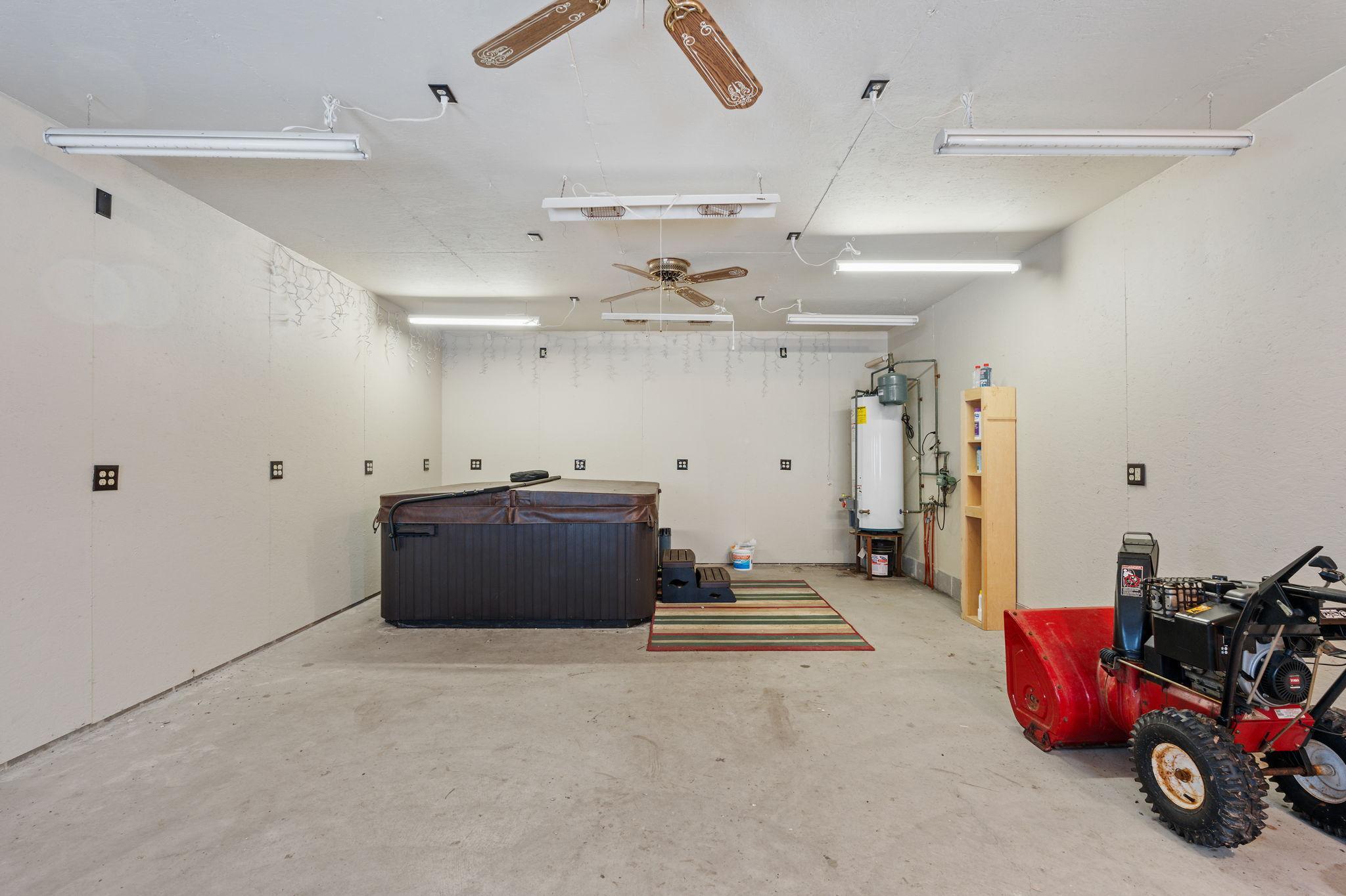 35-web-or-mls-2129 Arkwright St-35.jpg